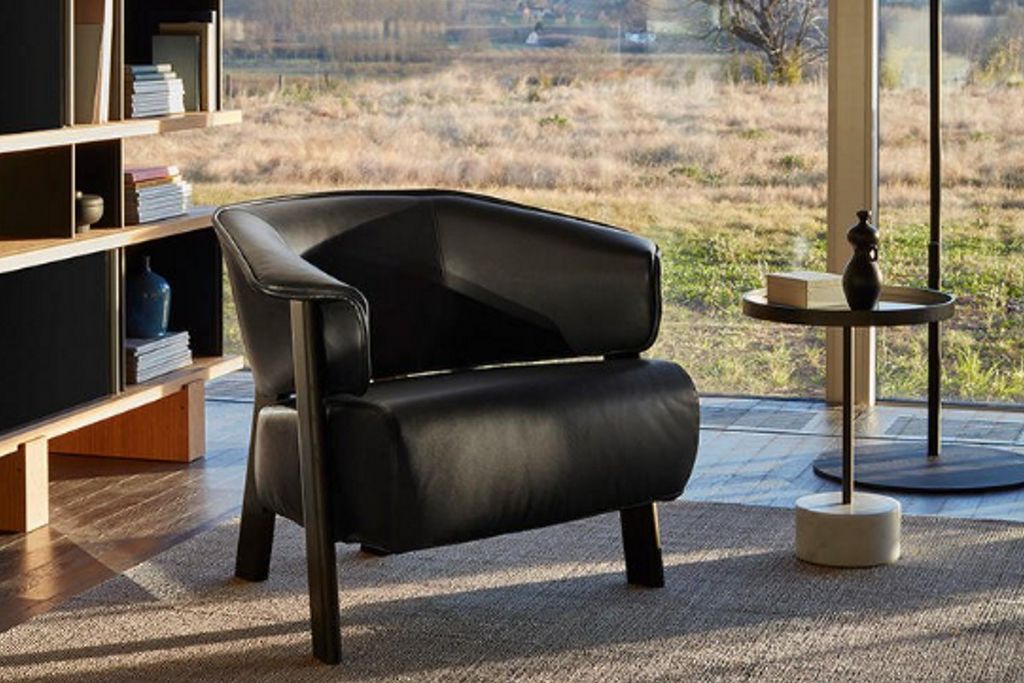 Cassina Back-Wing armchair